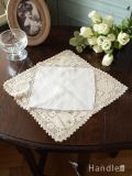 フランスのアンティークドイリー 、フルーツ模様のレースが可愛いドイリー
