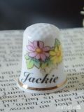 イギリスのアンティーク雑貨、ピンクとイエローのお花のシンブル（Jackie）