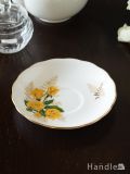 イギリスから届いたアンティークの食器、クラウンロイヤルのソーサー