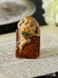 WADE社のビンテージ陶器、ハンプティダンプティのフィギア（Whimsiesシリーズ）
