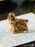 イギリスで見つけたWADE社のビンテージ陶器、Whimsiesシリーズの犬のフィギア（スパニエル）