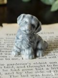 イギリスで見つけたWADE社のビンテージ陶器、Whimsiesシリーズの犬のフィギア（子犬）