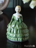 ロイヤルドルトン社のアンティークフィギュリン、Belle （Peggy Davies）