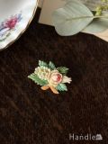 イギリスから届いたおしゃれなアクセサリー、アンティークのセルロイドのお花のブローチ