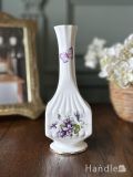 イギリスから届いたアンティークのフラワーベース、スミレ柄が描かれたワイルドバイオレットの花器