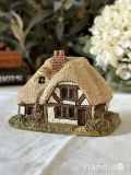 Lilliput Laneリリパットレーンの可愛い家、チューダー様式の茅葺屋根のお家