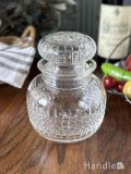 イギリスから届いたアンティークガラスの器、プレスドグラスのピクルスジャー