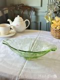 グリーン色の英国アンティークガラスの器、爽やかな色のアンティーク型押しガラスのボウル