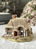 Lilliput Laneリリパットレーンのミニチュアハウス、茅葺屋根の可愛いお家(Swift Hollow)