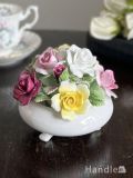 イギリスで見つけたアンティークの陶花、ロイヤルドルトン社の陶磁器で出来た卓上花