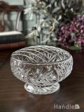 英国アンティークの美しいフラワーベース、イギリスから届いたプレスドグラスの花びん