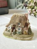 イギリスから届いた茅葺屋根が可愛いミニチュアハウス、Lilliput Lane(リリパット レーン)のハンドメイドのお家