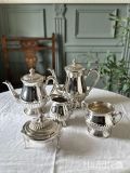イギリスから届いた5点のティーセット、アンティークシルバープレートの食器