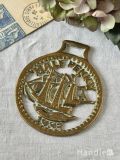 ハーフペニー硬貨の形のホースブラス、ゴールデン・ハインド号アンティーク