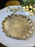 縁取りが美しい英国アンティークのサルヴァ、シルバープレートのおしゃれなトレイ