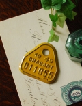 1940年代のアンティーク 自転車鑑札（イエロー）