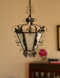 アイアンのデザインがお洒落なアンティークランプ　1灯タイプ