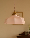 フランスアンティーク、ピンクのガラスのペンダントライト（コード・シャンデリア電球・ギャラリーA付き）