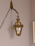 フランス輸入のアンティーク照明、ガラスシェードの素敵なウォールランプ