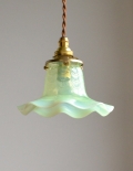 グリーンのヴァセリンが美しい、アンティークシェードペンダントライト（コード・シャンデリア電球・ギャラリーA付き）