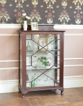 シノワズリデザインの上品な英国家具、アンティークのガラスキャビネット