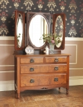 ミラー付きのアンティーク家具、英国デザインのドレッシングチェスト（三面鏡）