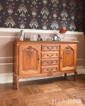 フランスらしい優雅なデザイン、アンティークのサイドボード