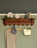 英国スタイルにピッタリのアンティーク家具、フック付きシェルフ