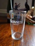 イギリスアンティーク雑貨　アンティークのGUINNESS（ギネス）グラス