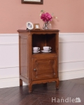 ベッドサイドに置いて使えるフランス輸入のアンティーク家具、ベッドサイドカップボード