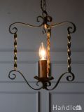 フランスのアンティーク照明、アイアンワークがおしゃれな1灯シャンデリア（Ｅ17シャンデリア球付）