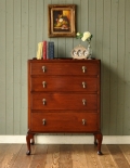 英国のオシャレなアンティーク家具、４段チェスト（洋服入れ）