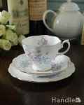 ロイヤルアルバート社（Royal Albert社 ）のリボンモチーフのカップ＆ソーサー（トリオ）