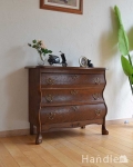 優雅なシルエットのフレンチアンティーク家具、小ぶりな３段チェスト（コモード）
