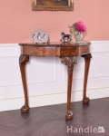 英国アンティークのテーブル、クロウ＆ボールの脚が豪華なコンソールテーブル