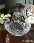 大きめのたっぷりサイズが嬉しいガラスのバスケット、アンティークプレスドグラス