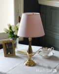 イギリスから届いたゴールドのアンティークテーブルランプ(１灯)（B22シャンデリア球付）