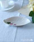 ぷっくりと膨らんだ鮮やかなピンクのお花がオシャレなアンティーククラウンデボンプレート
