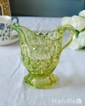 グリーンがキレイなアンティークプレスドグラスのミルクポット