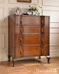 英国スタイルのインテリアに、たっぷり収納できるアンティーク4段チェスト 