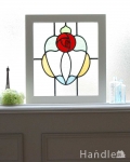 大きな赤い薔薇が華やかなアンティークステンドグラス