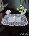 フランスで見つけた華やかなアンティークレースマット（ドイリー） 