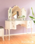 フランスのアンティーク家具、女性らしいフォルムの三面鏡ドレッサー