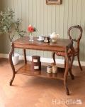 フランスのアンティークテーブル、脚の曲線美が優雅なオケージョナルテーブル