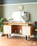 G-PLANのヴィンテージ家具、サニーオーク＆チャイニーズホワイトのドレッサー