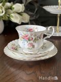 イギリスから届いたロイヤルアルバートのトリオ、可愛いモスローズのカップ＆ソーサー