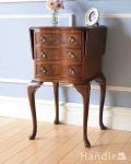 英国輸入のアンティーク家具、テーブルにもなる伸張式のベットサイドチェスト 