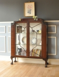 英国アンティーク家具、シノワズリデザインのガラスキャビネット（ショーケース）