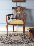 ローズウッドの美しい英国アンティーク椅子、透かし彫りと象嵌が施されたアームチェア