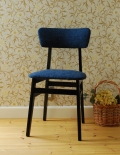 スカンジナビアンなヴィンテージチェア、ブルー×ブラックのダイニングチェア